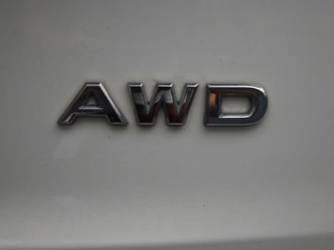 Used 2023 Nissan Rogue S AWD/4WD image 15