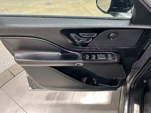 Used 2023 Lincoln Aviator Reserve w/ Elements Package Plus image 13