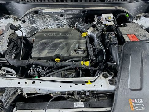 Used 2025 Chevrolet Trax RS w/ Sunroof Package image 30