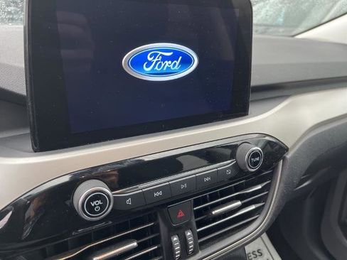 Certified 2022 Ford Escape SE w/ Convenience Package image 11