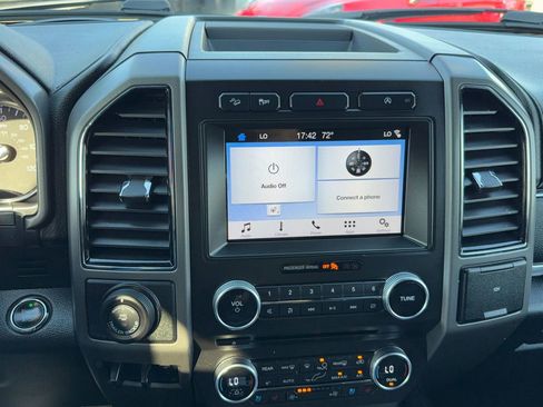 Used 2018 Ford Expedition XLT w/ Equipment Group 202A AWD/4WD image 22