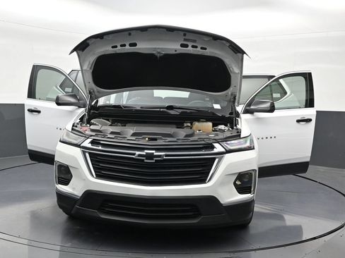 Used 2023 Chevrolet Traverse LS FWD image 37