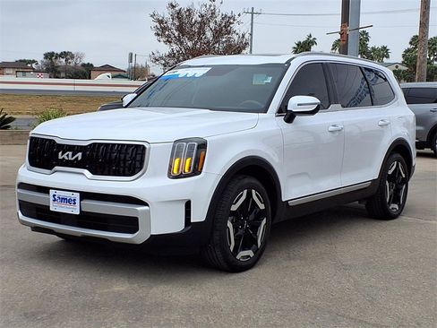 Used 2024 Kia Telluride EX image 3