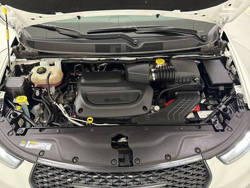 Used 2025 Chrysler Pacifica Limited FWD image 19