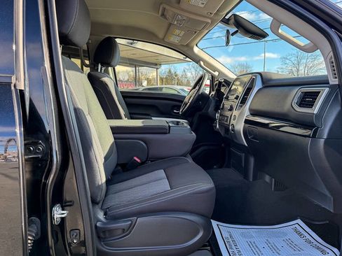 Used 2021 Nissan Titan SV w/ Accessory Utility Package image 12