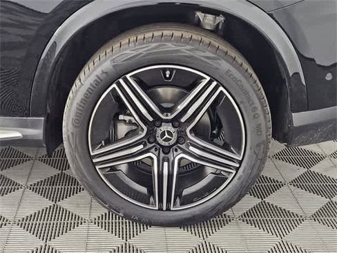 Used 2025 Mercedes-Benz GLC 300 4MATIC image 13