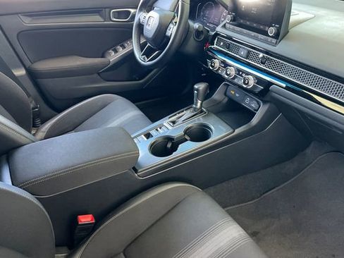 Used 2023 Honda Civic Sport image 19
