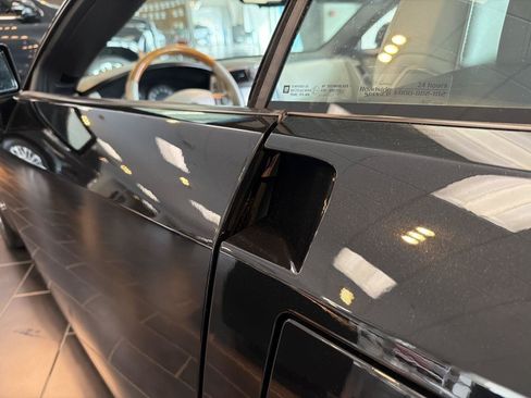 Used 2006 Cadillac XLR RWD image 10