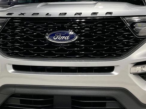 Used 2024 Ford Explorer ST-Line w/ Class IV Trailer Tow Package AWD/4WD image 37