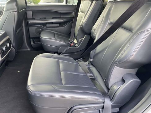 Used 2024 Ford Expedition XLT image 11