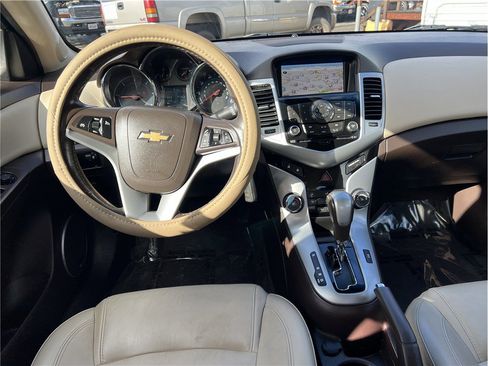 Used 2014 Chevrolet Cruze Diesel w/ Enhanced Safety Package image 10
