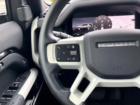 Used 2024 Land Rover Defender 110 S image 24
