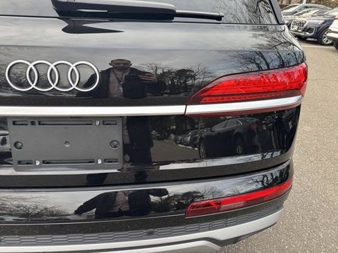 Certified 2025 Audi Q7 3.0T Premium Plus image 39