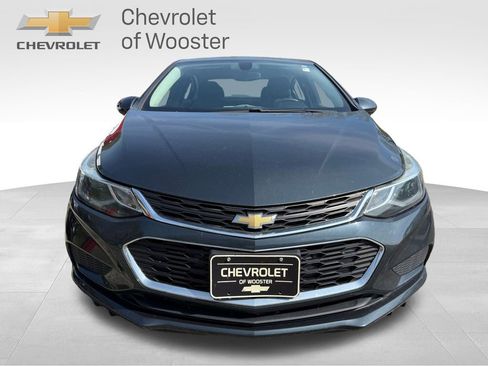 Used 2017 Chevrolet Cruze LT w/ Convenience Package FWD image 9