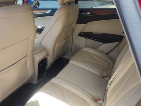 Used 2015 Lincoln MKC FWD w/ Equipment Group 102A Reserve image 4
