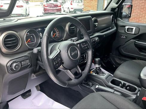 Used 2019 Jeep Wrangler Sport S image 13