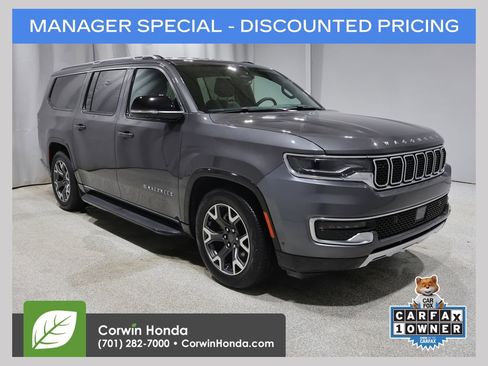 Used 2024 Jeep Wagoneer L Series III w/ Flexible Seating Group AWD/4WD image 1