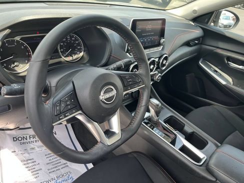 Used 2025 Nissan Sentra SR FWD image 14
