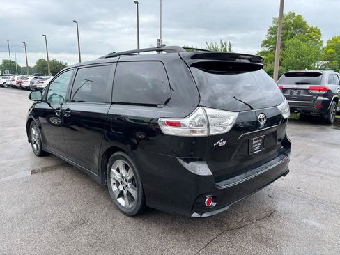 Used 2011 Toyota Sienna SE w/ Preferred Pkg FWD image 5