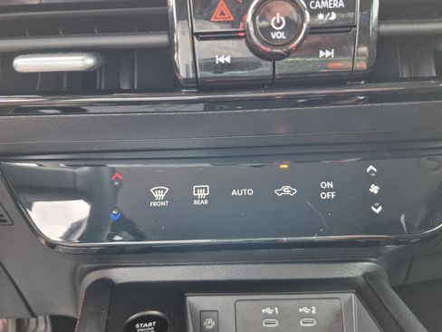 Certified 2025 Nissan Kicks SR FWD image 26