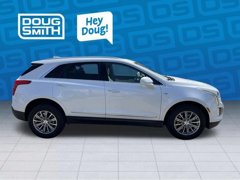 Used 2017 Cadillac XT5 Luxury w/ Driver Awareness Package FWD image 6