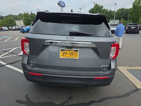 Used 2021 Ford Explorer XLT AWD/4WD image 4