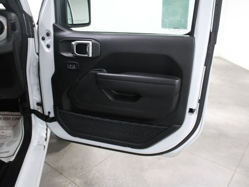 Used 2024 Jeep Wrangler Sport S image 28