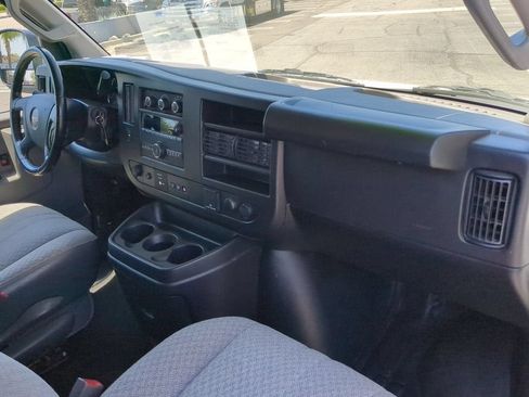 Used 2022 GMC Savana 3500 LS RWD image 30