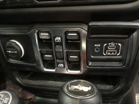 Used 2023 Jeep Wrangler Willys image 20