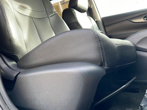 Used 2016 Nissan Rogue SL w/ SL Premium Package image 5