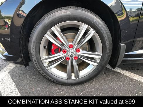Used 2019 Volkswagen Jetta R-Line w/ R-Line Cold Weather Package FWD image 6