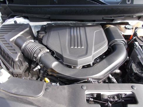 Used 2024 Chevrolet Traverse Z71 w/ Enhanced Driving Package AWD/4WD image 18