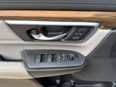 Used 2017 Honda CR-V Touring image 21