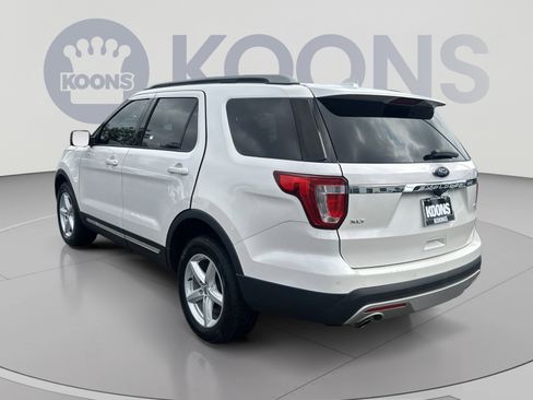 Used 2017 Ford Explorer XLT w/ Equipment Group 202A AWD/4WD image 14
