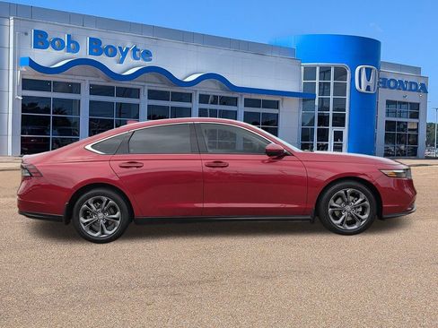 Used 2023 Honda Accord EX image 4