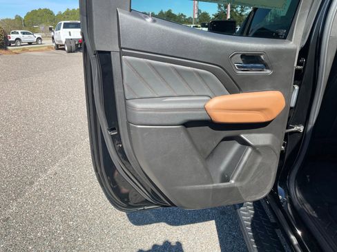 Used 2025 GMC Canyon AT4 w/ Nightfall Edition image 20