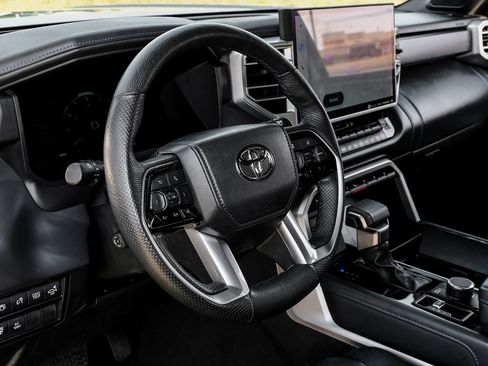 Used 2023 Toyota Sequoia Platinum image 18