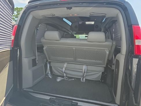 Used 2020 Chevrolet Express 2500 Extended RWD image 13