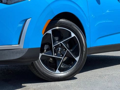 Certified 2023 Kia Soul EX FWD image 2