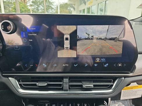 New 2026 Chevrolet Equinox EV LT w/ Comfort Package FWD image 22