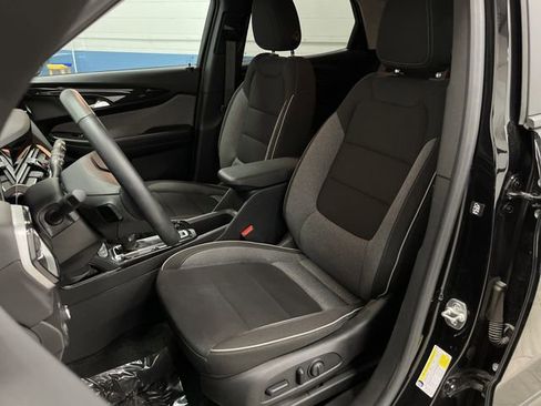 Used 2024 Chevrolet TrailBlazer LT w/ Convenience Package image 4