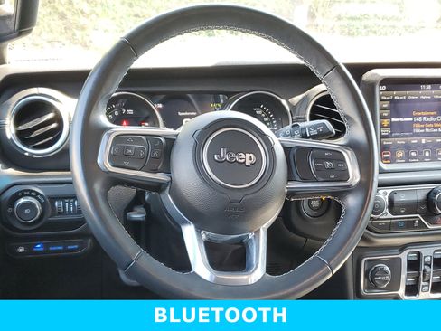 Used 2022 Jeep Wrangler Unlimited Sahara image 12