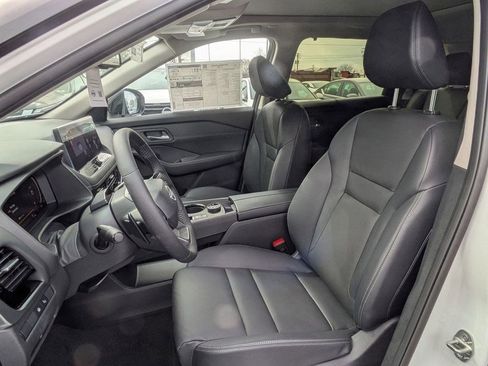 New 2025 Nissan Rogue SL w/ Tech Package AWD/4WD image 35