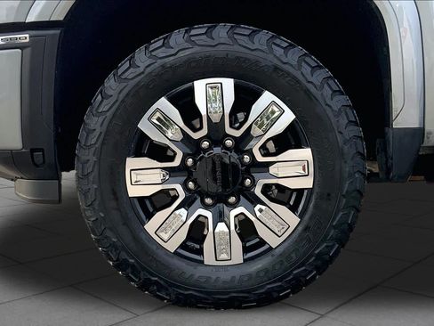 Used 2024 GMC Sierra 2500 Denali w/ Denali Reserve Package AWD/4WD image 11