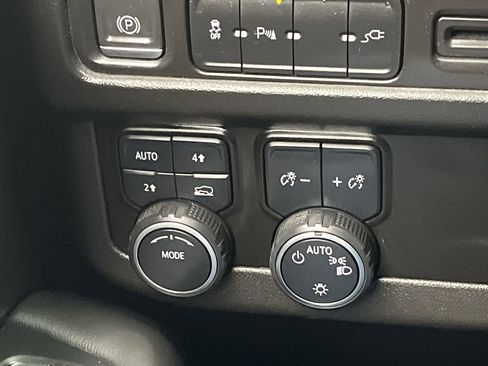 Used 2021 Chevrolet Tahoe LS image 16