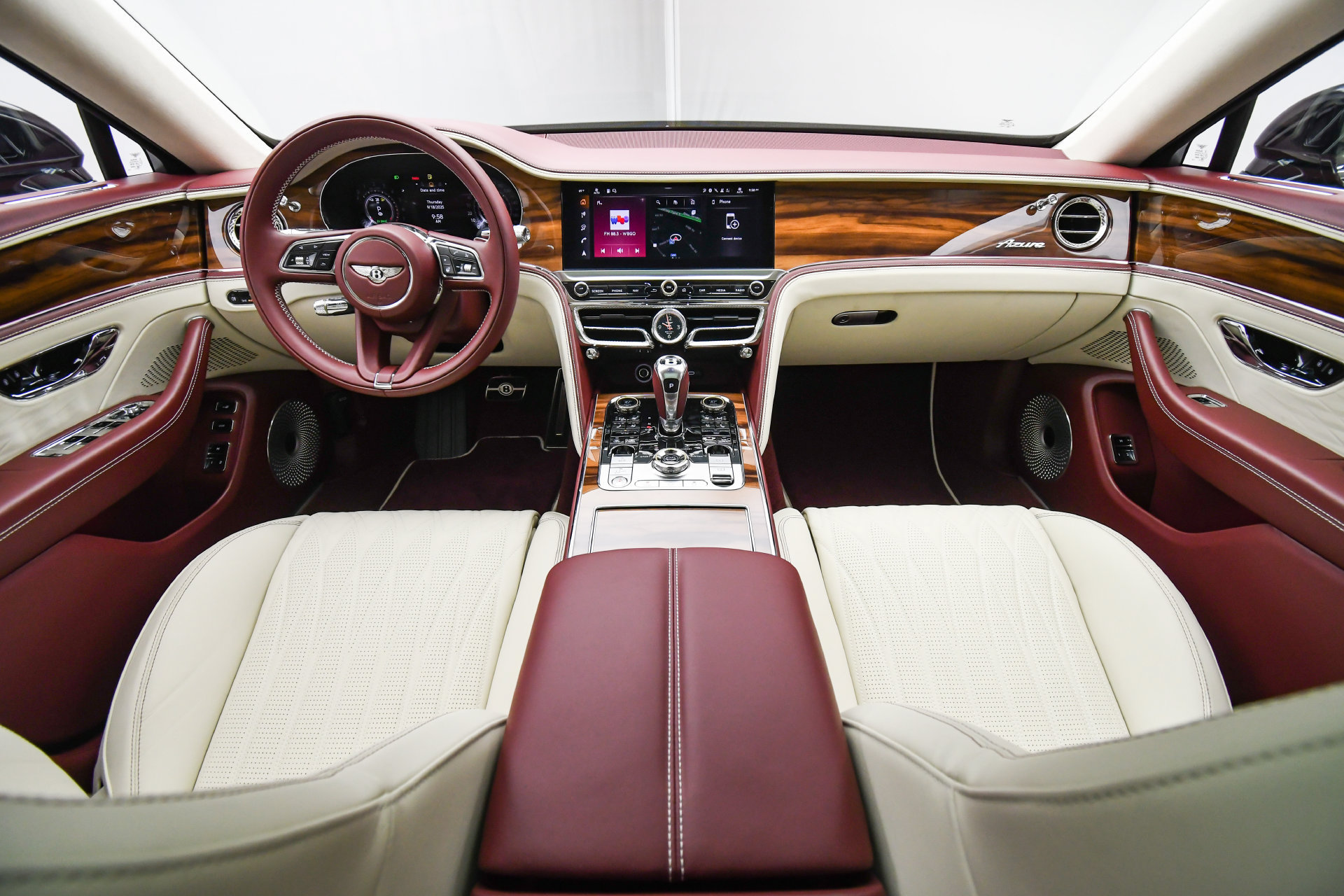 New 2026 Bentley Flying Spur V8 AWD/4WD image 4