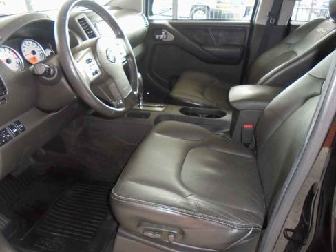 Used 2014 Nissan Frontier PRO-4X w/ Pro-4x Luxury Package image 7