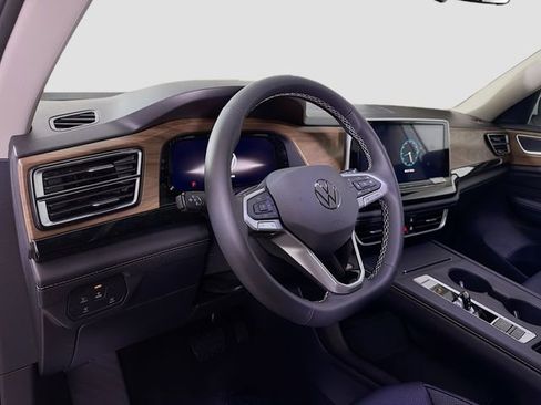 New 2026 Volkswagen Atlas SE image 9