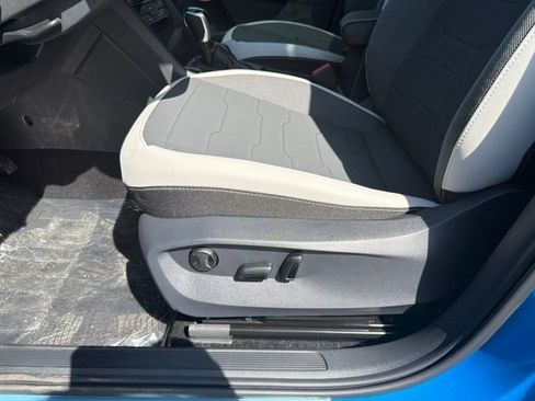 New 2026 Volkswagen Taos SE AWD/4WD image 39
