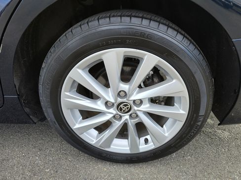 Used 2021 Toyota Camry LE w/ Carpet Mat Package (TMS) AWD/4WD image 12